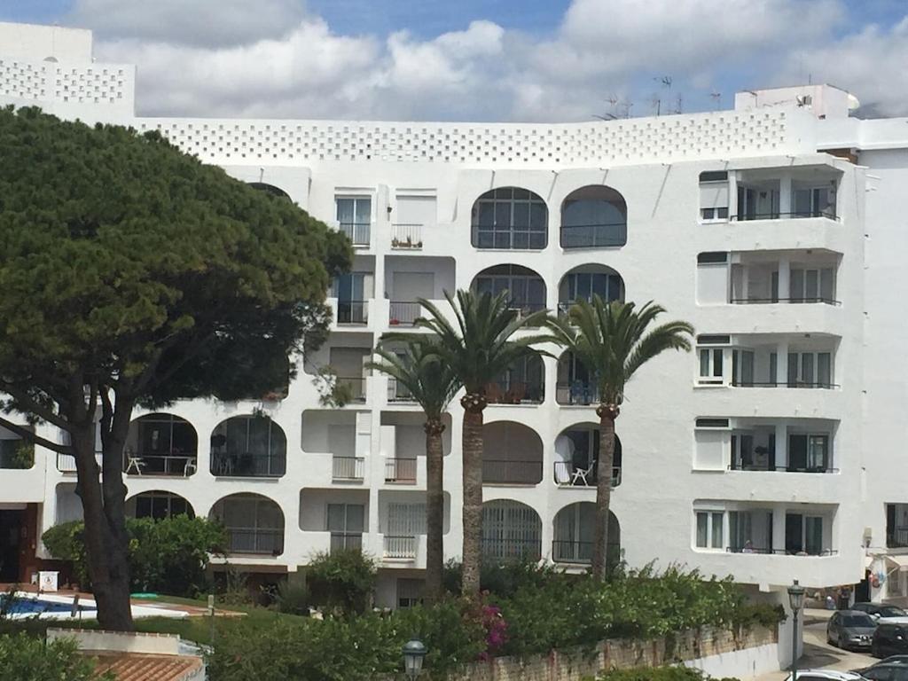 Edificio Verdemar - Stunning 1 Bed With Pool & Sea Views Appartement